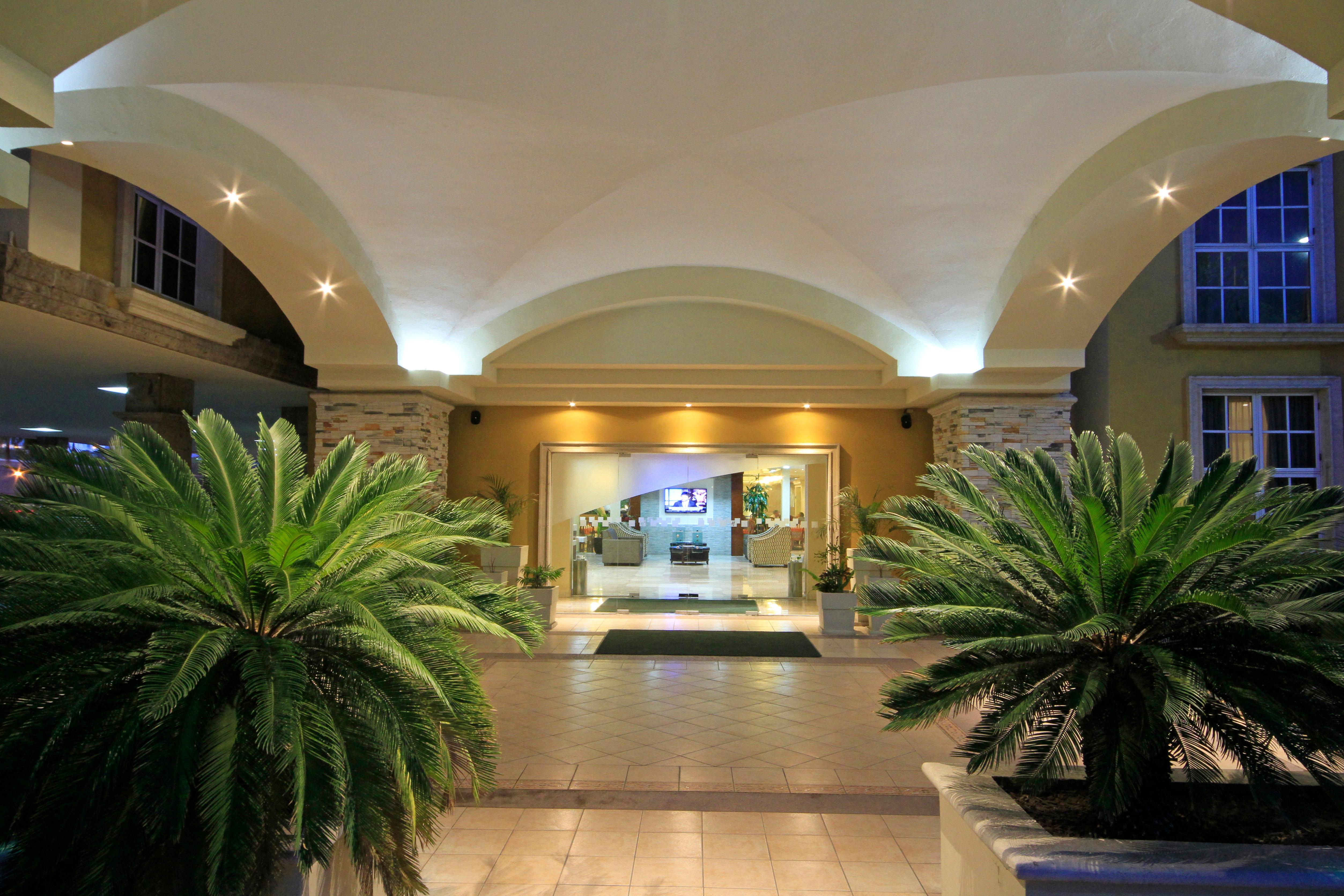 Holiday Inn Monclova By Ihg Exterior photo