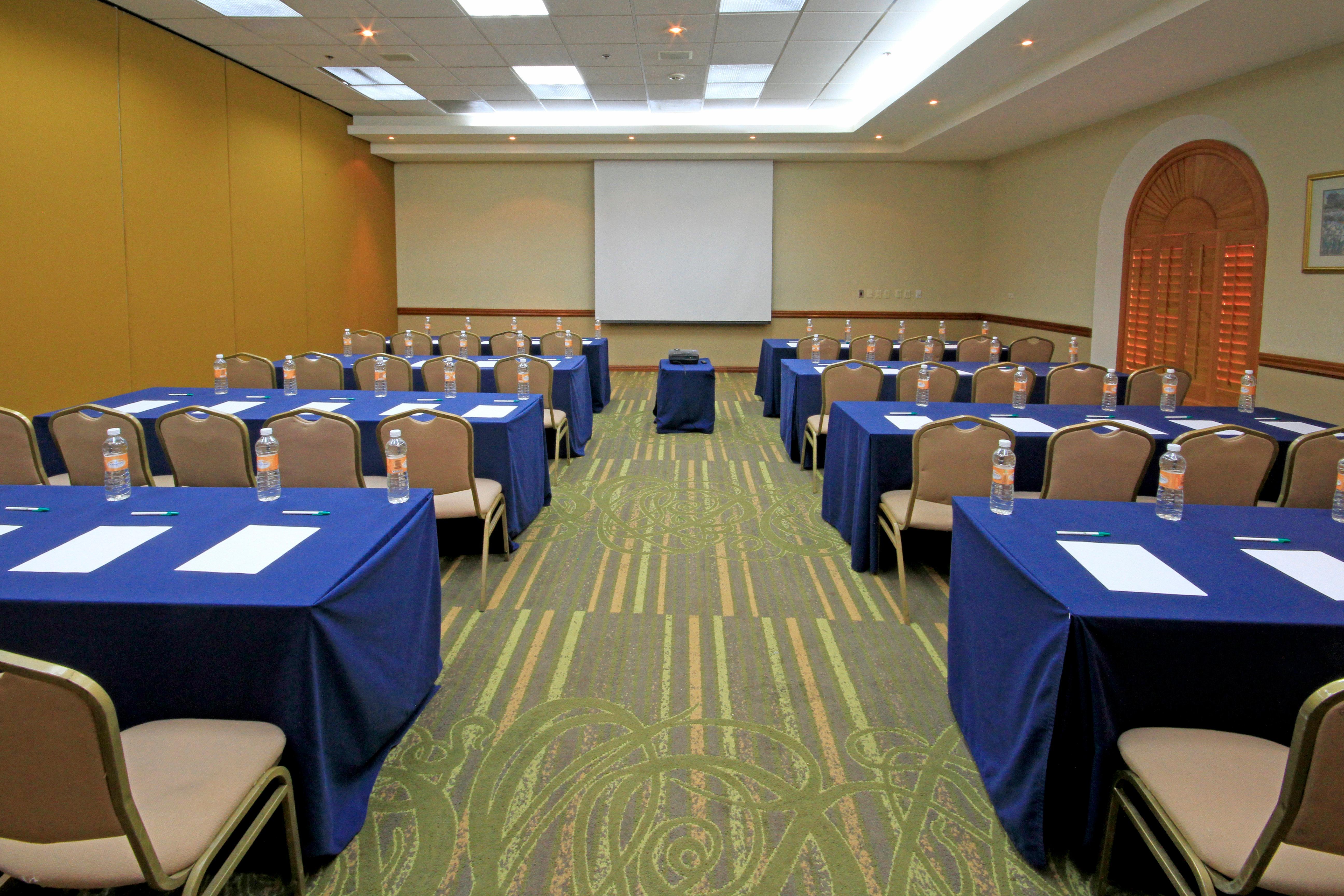 Holiday Inn Monclova By Ihg Exterior photo