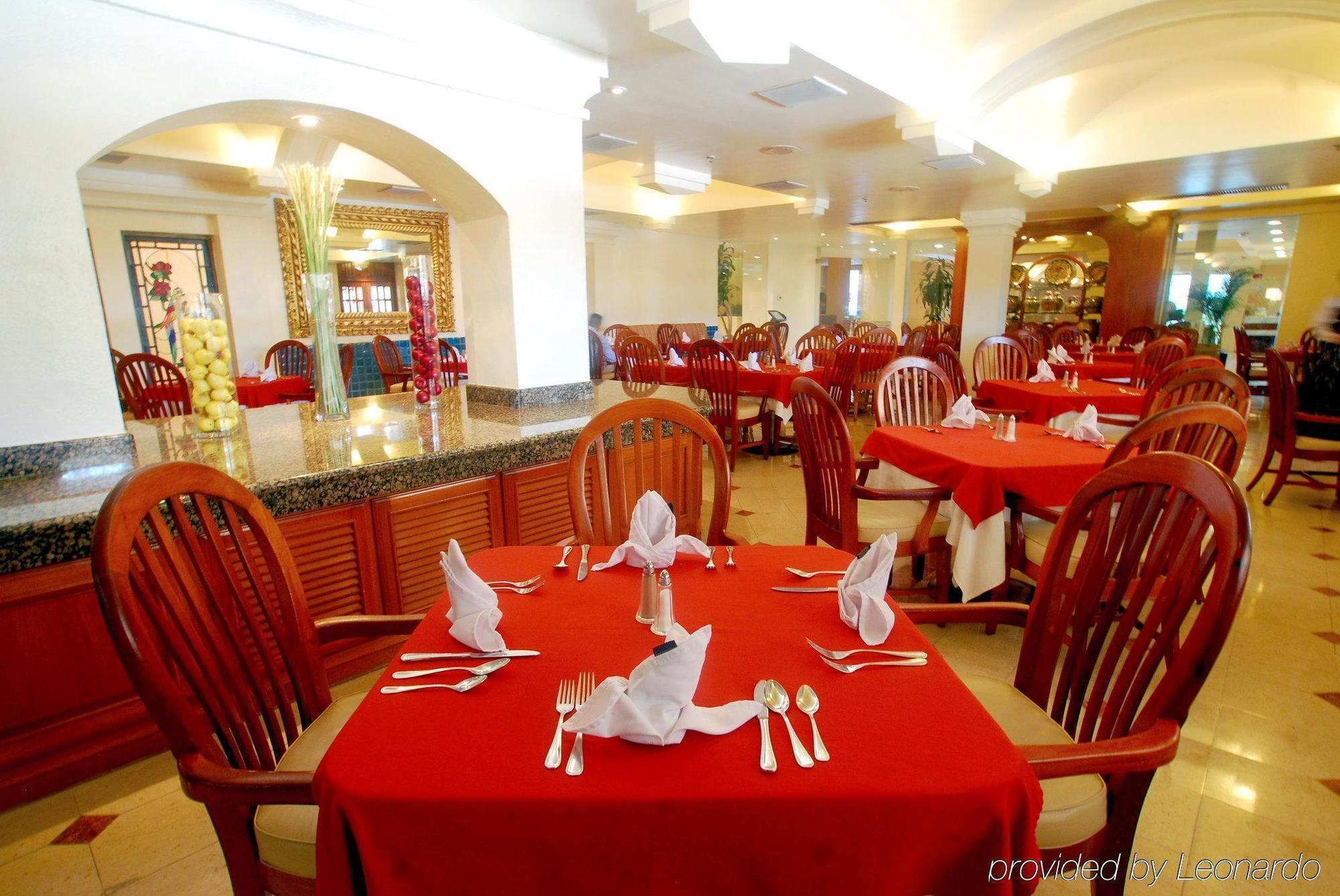 Holiday Inn Monclova By Ihg Exterior photo