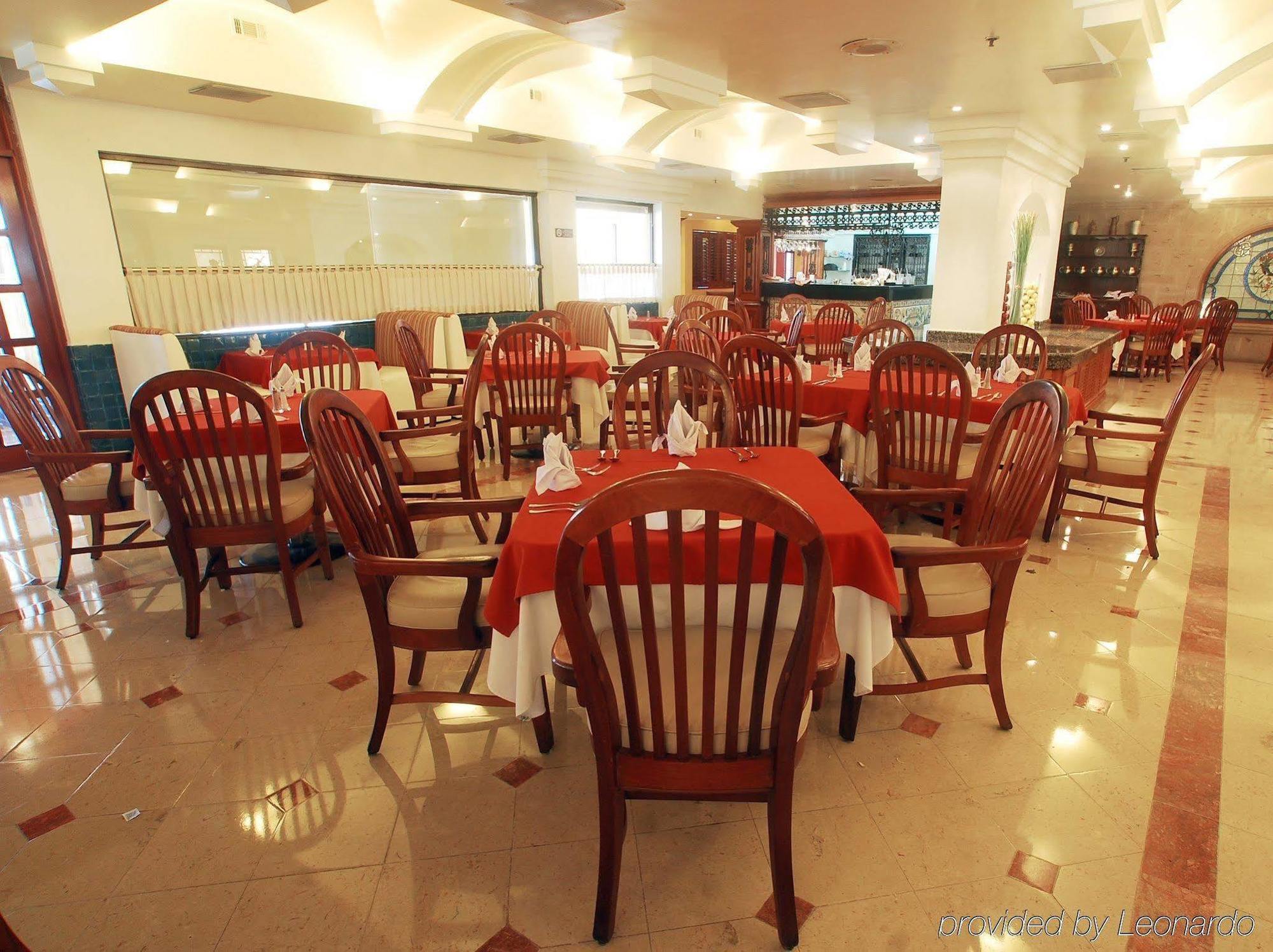Holiday Inn Monclova By Ihg Exterior photo